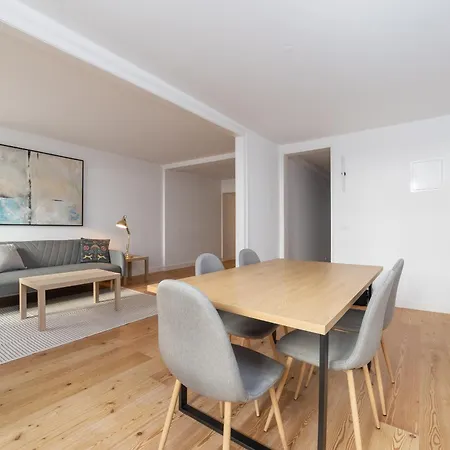 Unique 2 Bdr In The Heart Of *