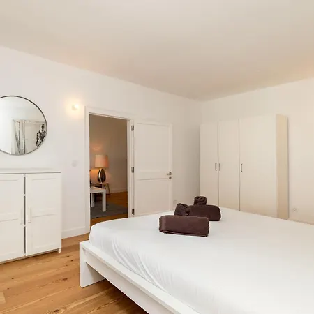 Appartamento Unique 2 Bdr In The Heart Of Lisbona