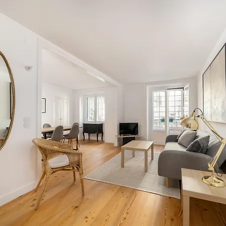 Unique 2 Bdr In The Heart Of *