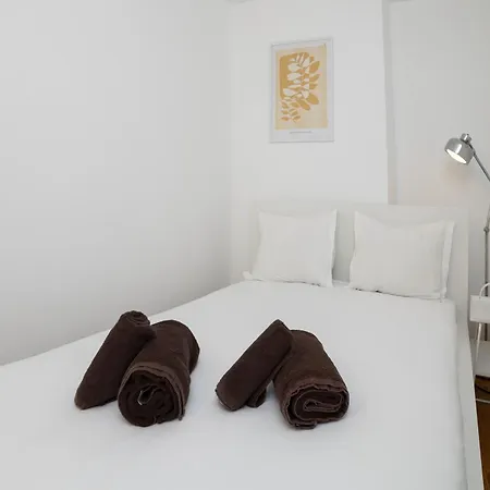 Unique 2 Bdr In The Heart Of Appartamento