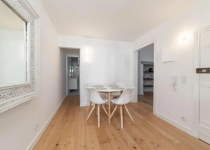 Unique 2 Bdr In The Heart Of