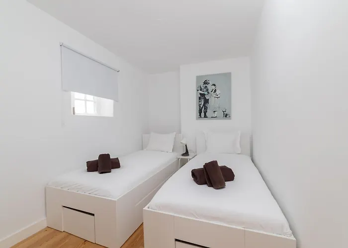 Unique 2 Bdr In The Heart Of