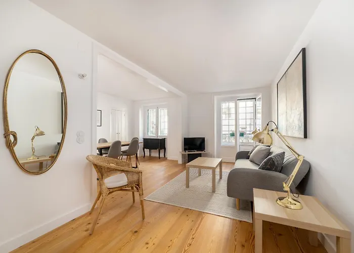 Unique 2 Bdr In The Heart Of *