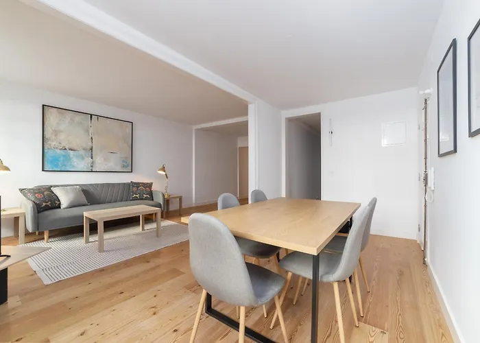 Unique 2 Bdr In The Heart Of *