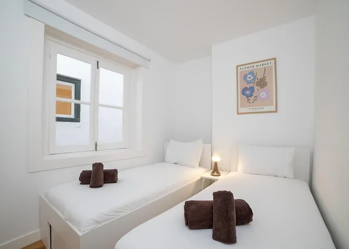 Unique 2 Bdr In The Heart Of شقة