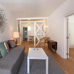 Unique 2 Bdr In The Heart Of